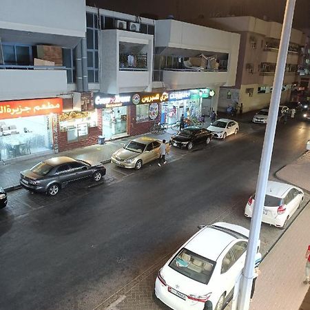 Omar Vacation Hostel Дубай Екстериор снимка